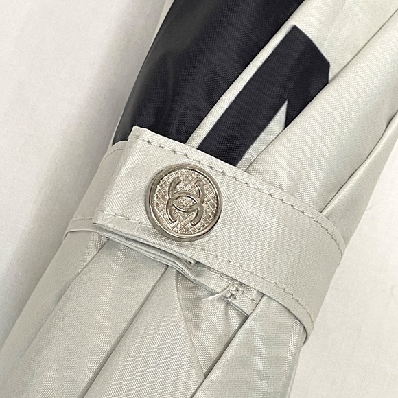 Camellia Umbrella Black & White NIB ☂️ - Picture 4 of 13